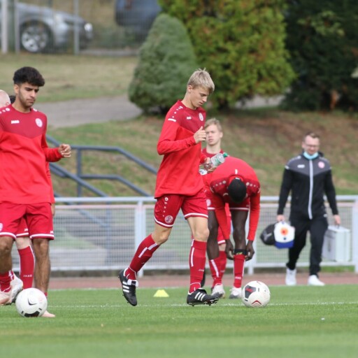U17-Trainer: „BVB gehört zu Titelfavoriten“