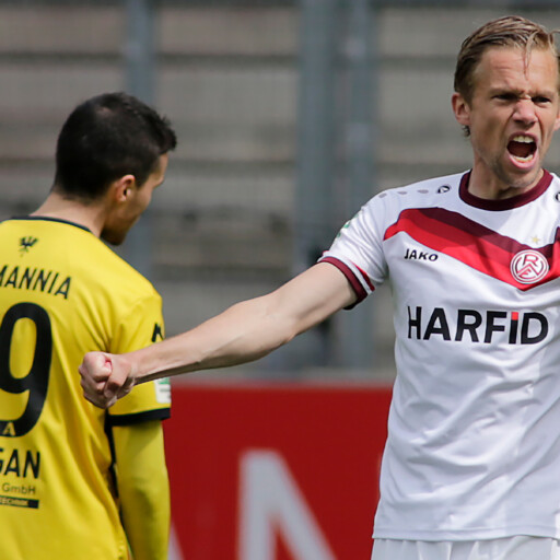 Alle Eisen im Feuer