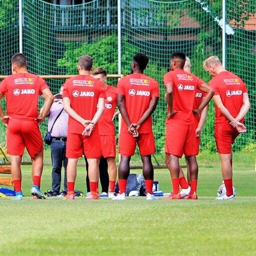Flutkatastrophe: RWE-Mannschaft spendet 1.500 Euro