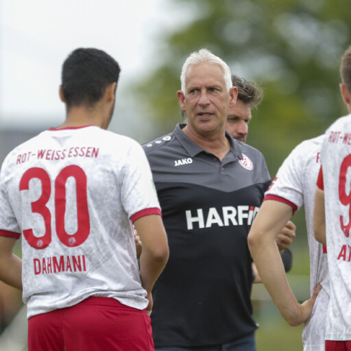 Testspielerfolg unter Flutlicht