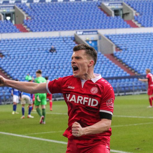 Dank Eisfeld-Doppelscorer: Rückstand gedreht!