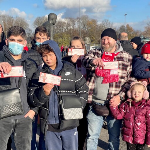 Corona-Helden im Stadion an der Hafenstraße!