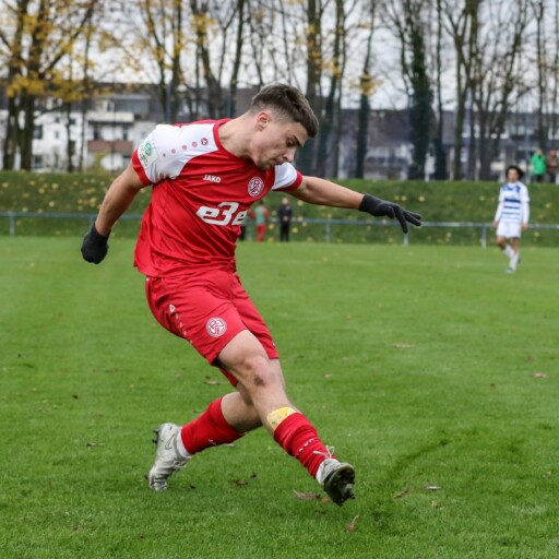 Seumannstraße: Knappe U19-Niederlage gegen Senioren-Team