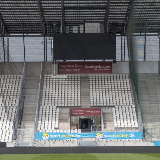 Umbauten an der Stadtwerke-Essen-Tribüne