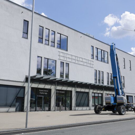 Stadionnamen-Montage hat begonnen