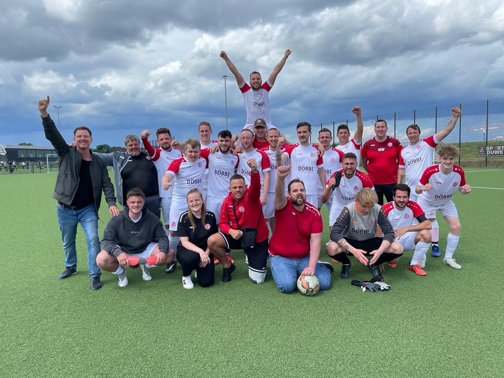 Seumannstraßen-Mannschaft Team III bejubelt den Aufstieg in die Kreisliga B
