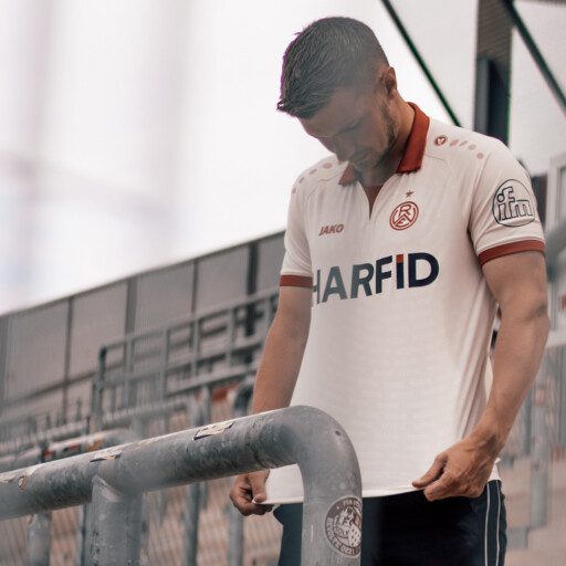 Trikot aus einer anderen Liga!