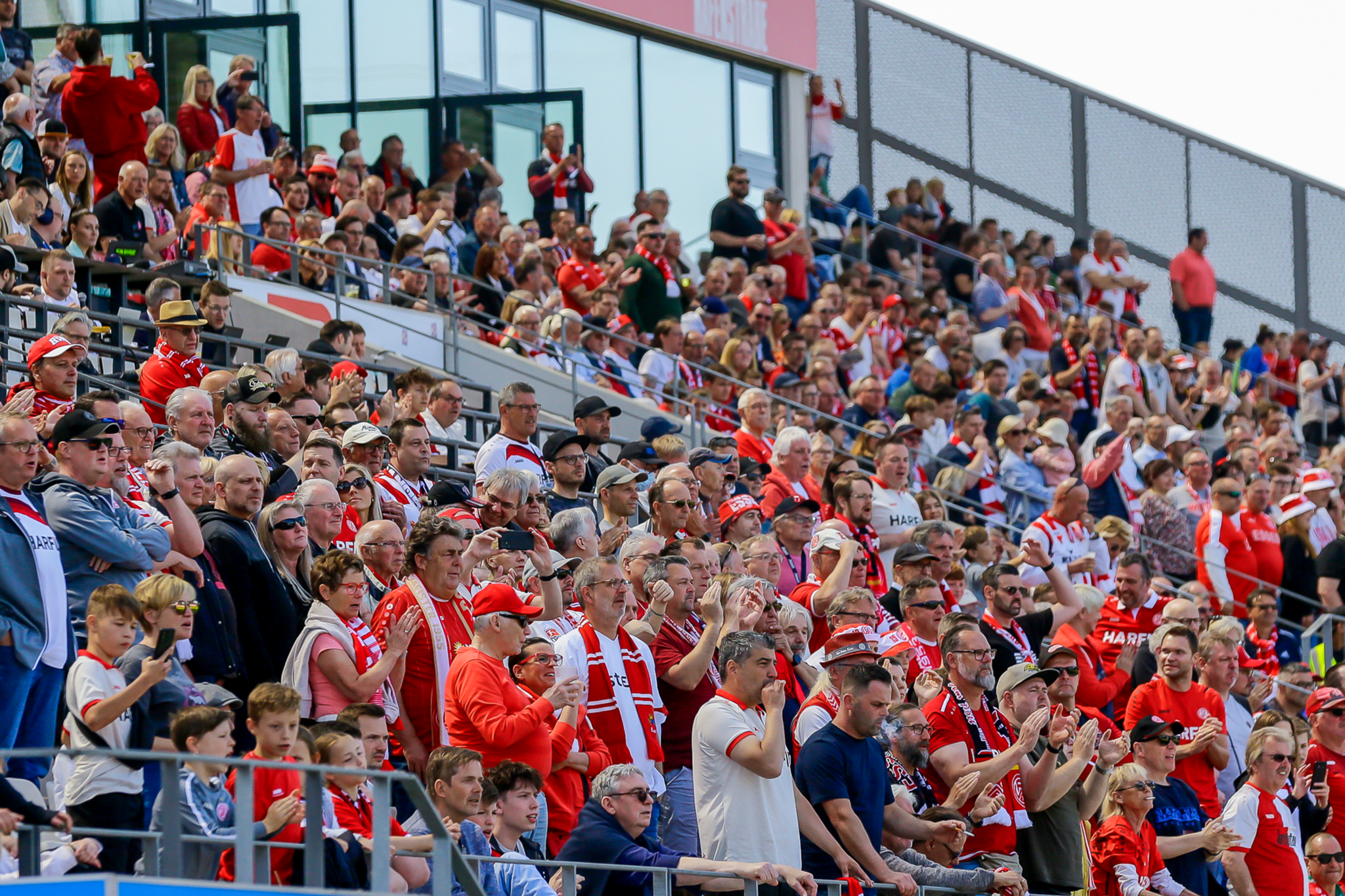 Die Fan-Hinweise zum Niederrheinpokal-Endspiel zwischen Rot-Weiss Essen und RWO.