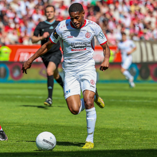 Niederrheinpokal: 1. Runde gegen SuS 09 Dinslaken