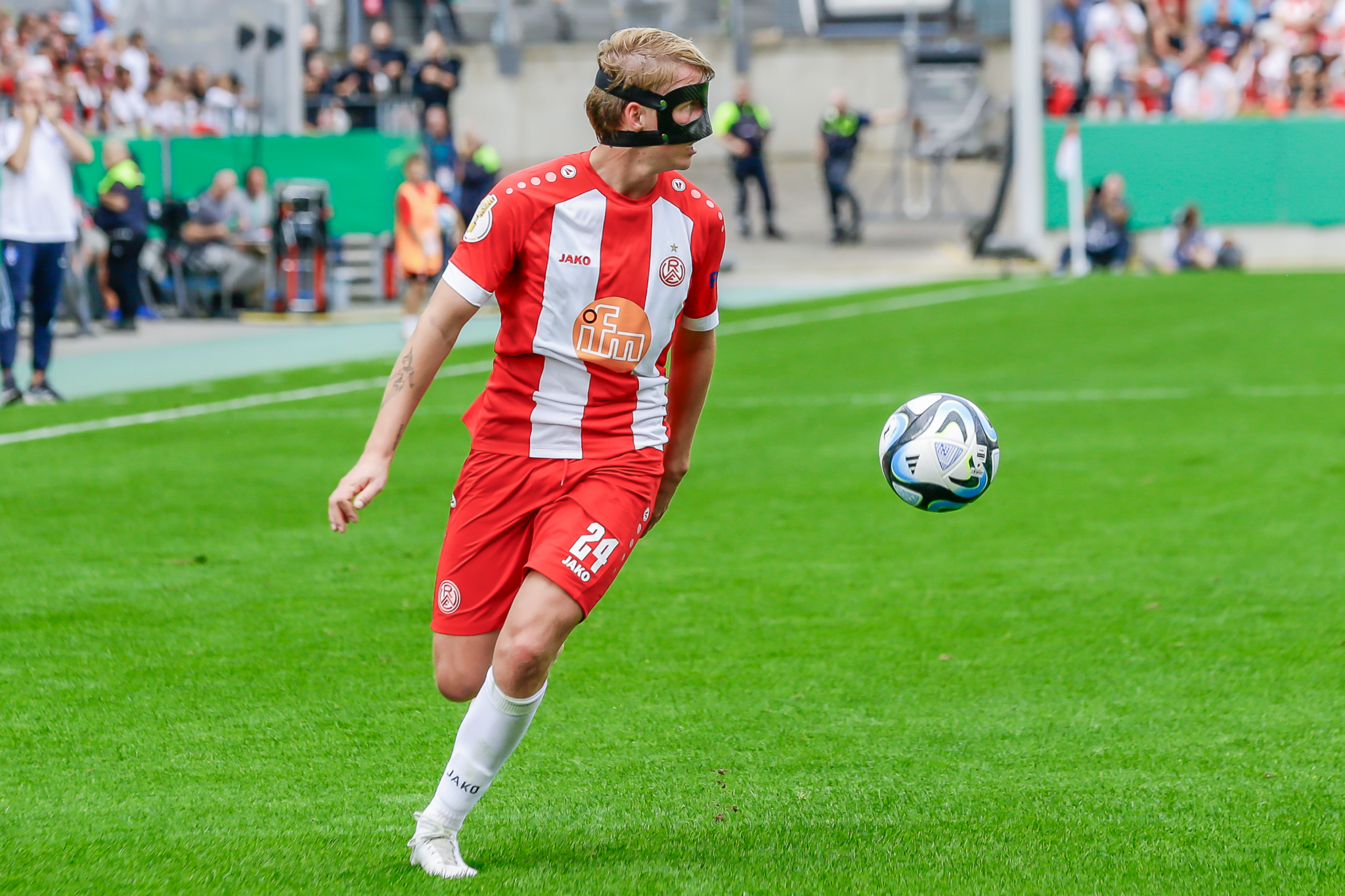 Unter Flutlicht zum ersten Dreier! – Rot-Weiss Essen