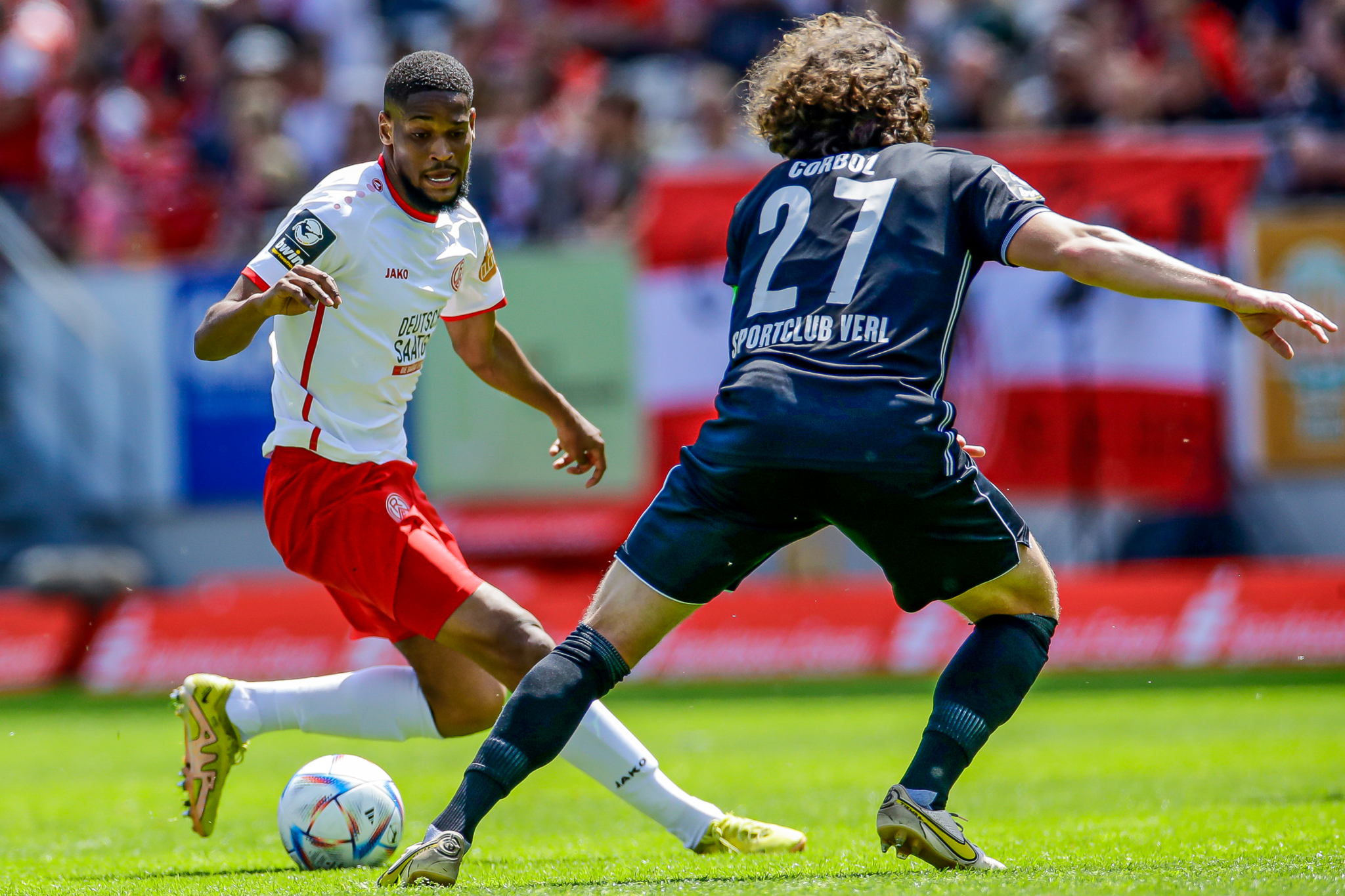 Zum Duell zwischen Rot-Weiss Essens Isaiah Young (l.) und Mael Corboz kann es auch in der Drittliga-Saison 2023/24 kommen.
