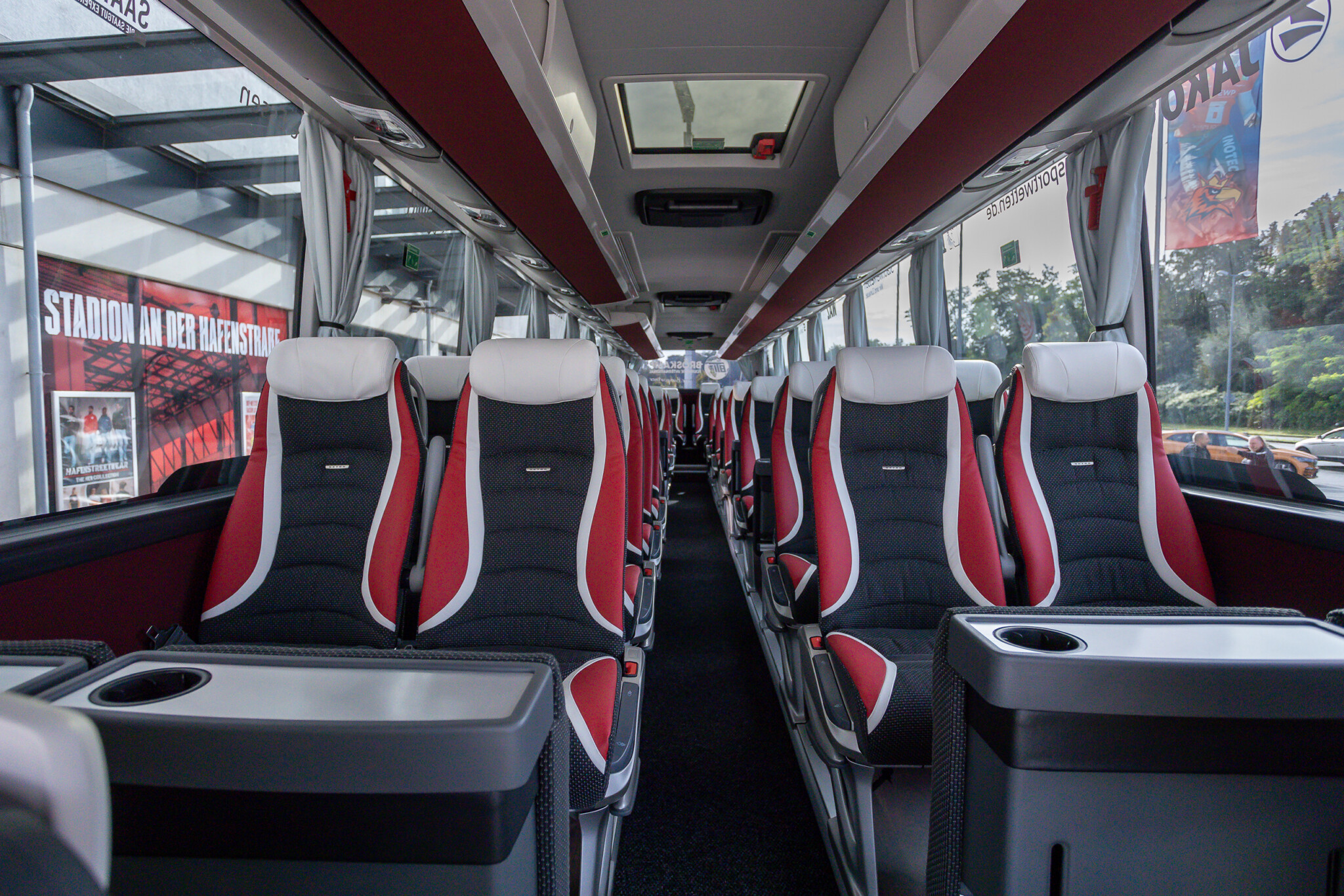 RWE bekommt brandneuen Mannschaftsbus! – Rot-Weiss Essen