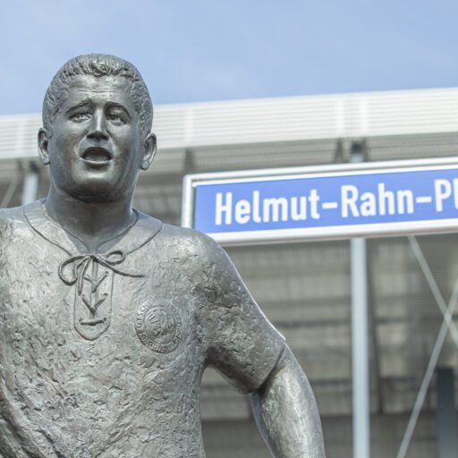 Seit 10 Jahren steht der Boss auf dem Helmut-Rahn-Platz