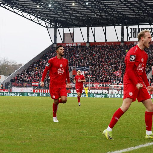 5:1! RWE-Fans bejubeln Torfestival gegen Hannover