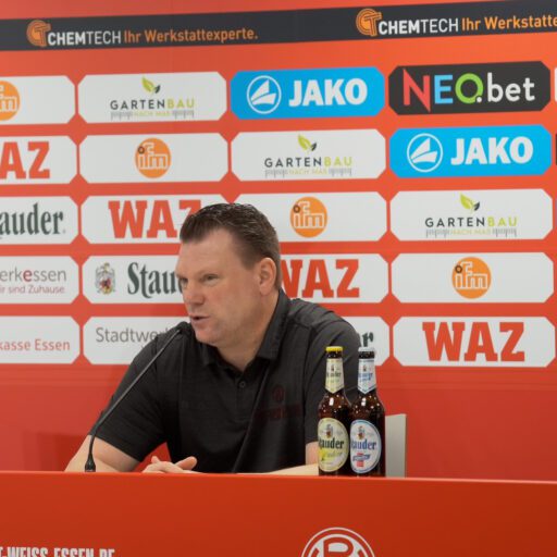 Die Pressekonferenz mit Cheftrainer Uwe Koschinat