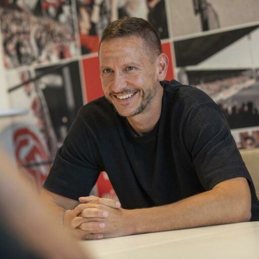 Liebe Fans von RWE, Mitglieder und Gäste!