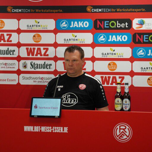 Pressekonferenz vor dem Heimspiel gegen Aue