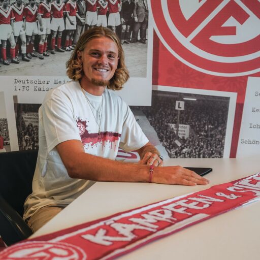 RWE verlängert mit Tom Moustier