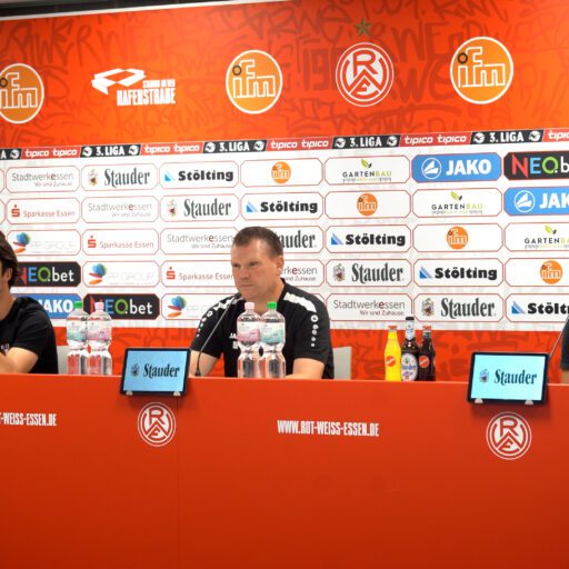 Vor dem Heimspiel gegen den TSV Alemannia Aachen: Die Pressekonferenz mit Uwe Koschinat und Marcus Steegmann