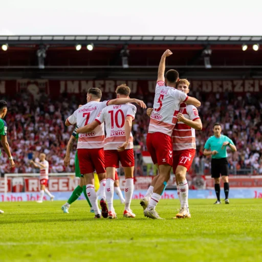 SSV Jahn Regensburg stellt sich am Karnevalssamstag im Stadion an der Hafenstraße vor