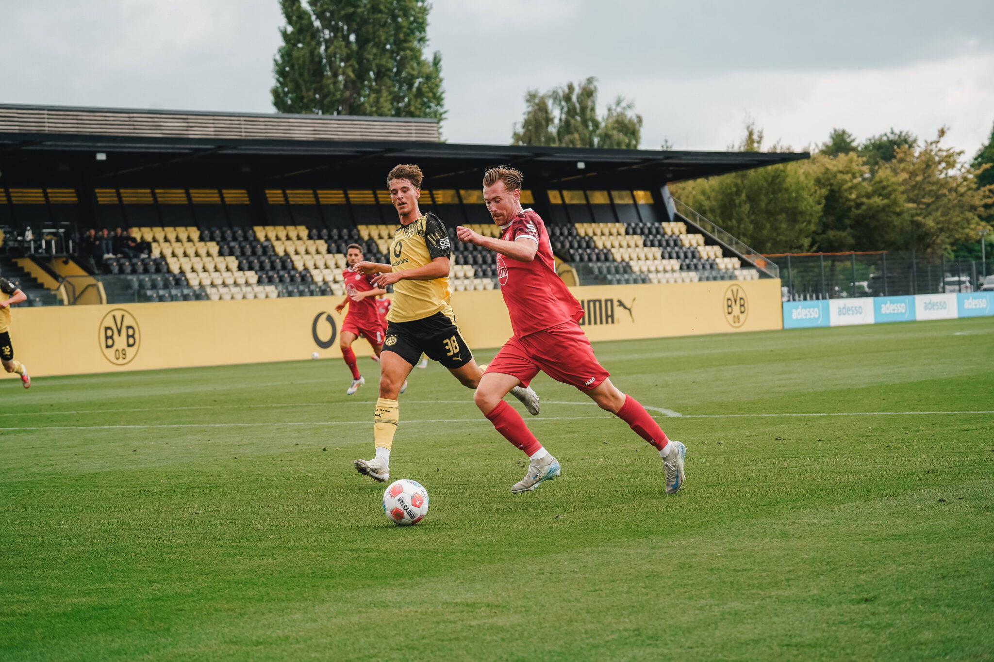 Nils Kaiser trifft zum 1:0-Testspielsieg gegen den BVB II – Rot-Weiss Essen