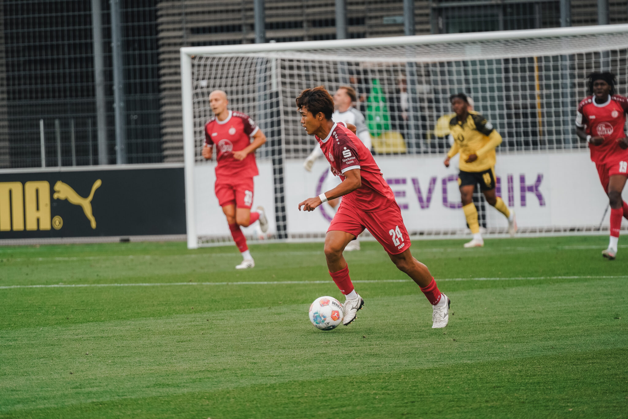 Nils Kaiser trifft zum 1:0-Testspielsieg gegen den BVB II – Rot-Weiss Essen