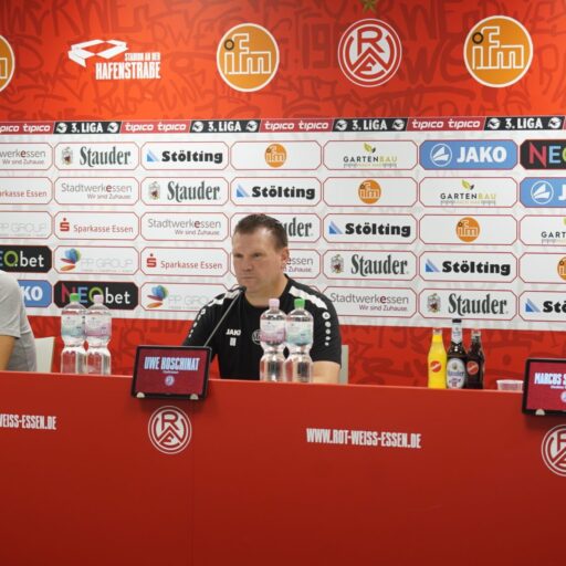 Pressekonferenz vor Rostock