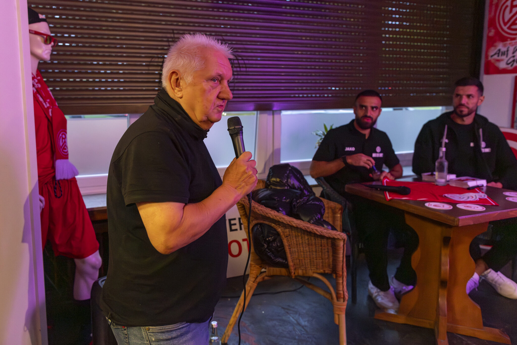 Hüttenabend mit Ramien Safi und Klaus Gjasula – Rot-Weiss Essen