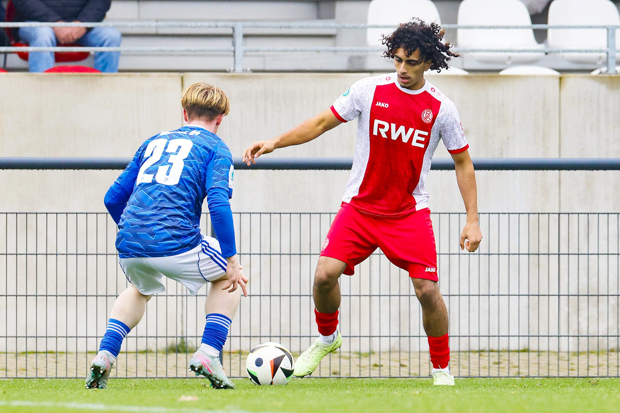 RWE-U17 verpasst bei 2:2 gegen S04 Sprung auf Platz drei – Rot-Weiss Essen