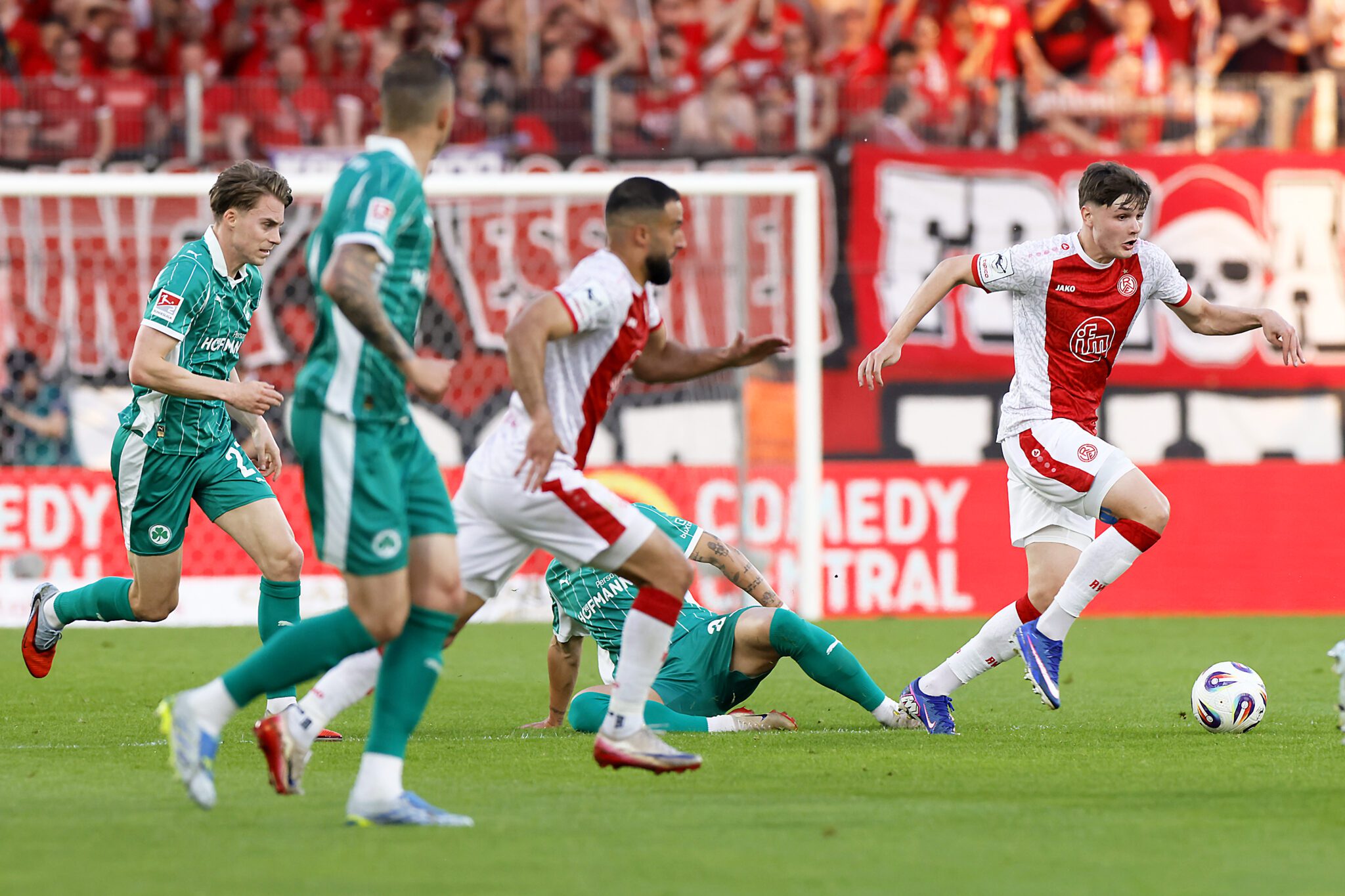 Müsels Traumtor bringt RWE nah an den Aufstieg – Rot-Weiss Essen