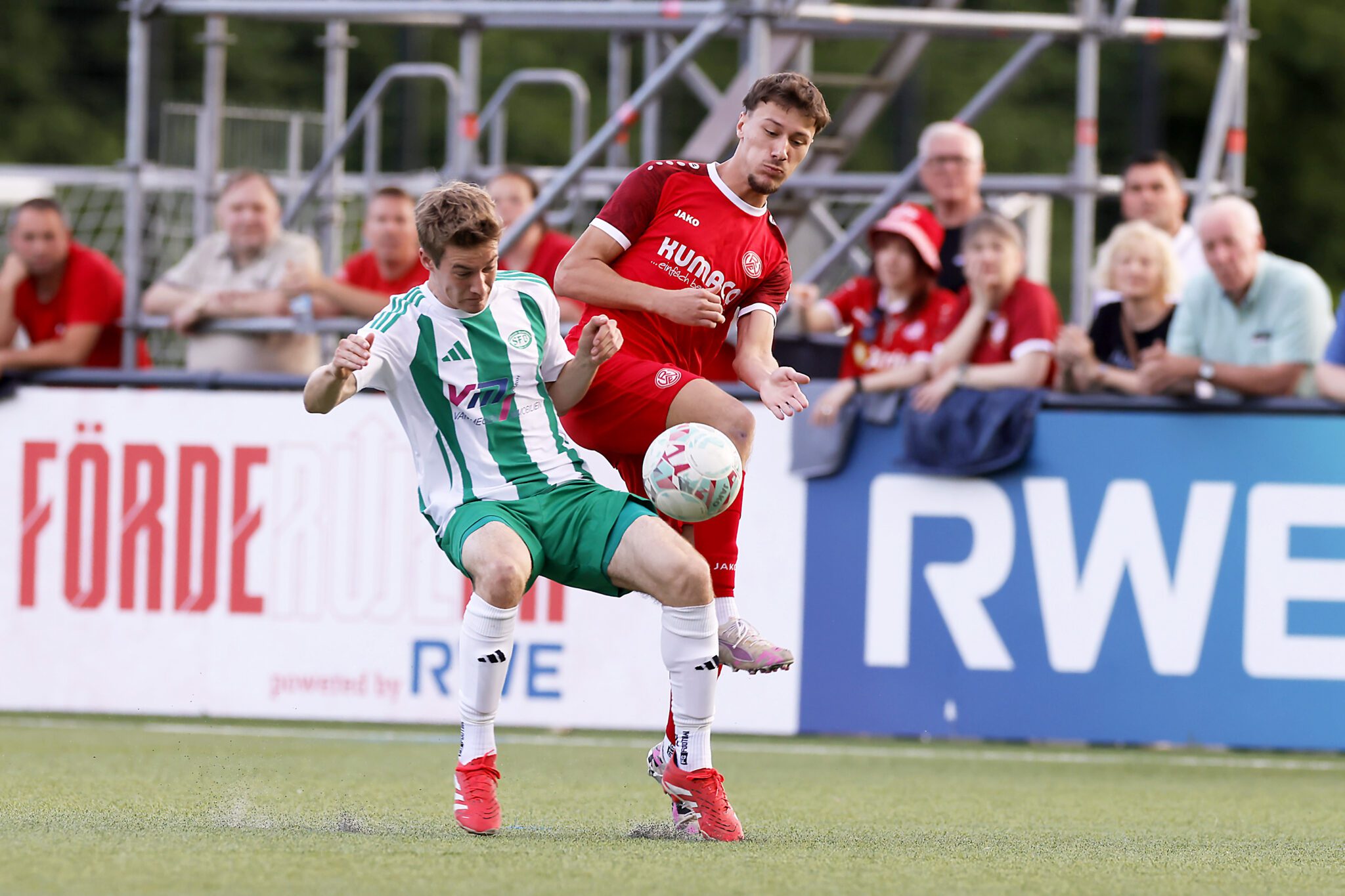 Dritter Aufstieg in Folge! Die "Zwote" spielt künftig Landesliga – Rot-Weiss Essen