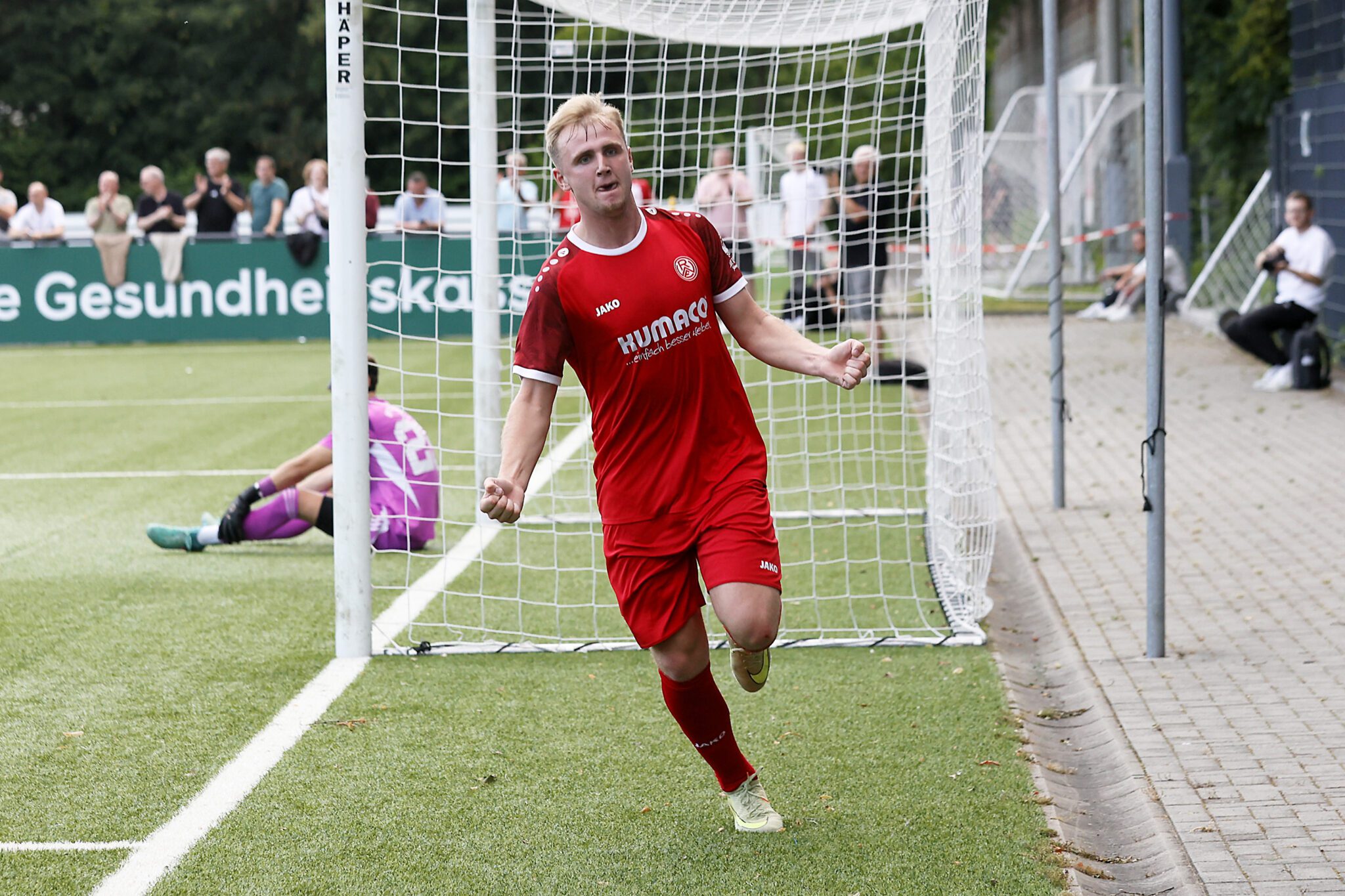 Dritter Aufstieg in Folge! Die "Zwote" spielt künftig Landesliga – Rot-Weiss Essen