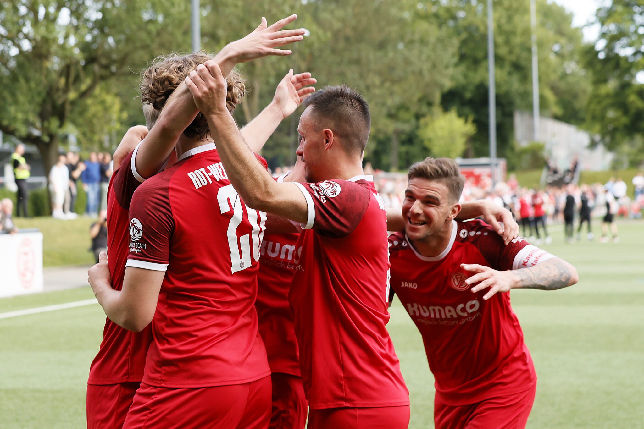 Dritter Aufstieg in Folge! Die "Zwote" spielt künftig Landesliga – Rot-Weiss Essen