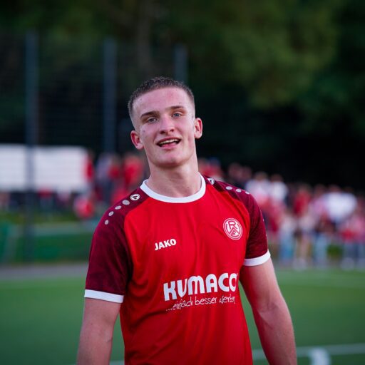 RWE verleiht Nico Schulte-Kellinghaus zu Wattenscheid 09