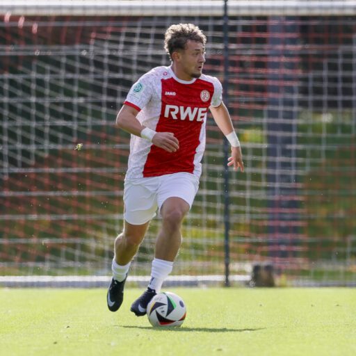 Nach 1:1 bei S04: U19 empfängt Zebras zum nächsten Derby
