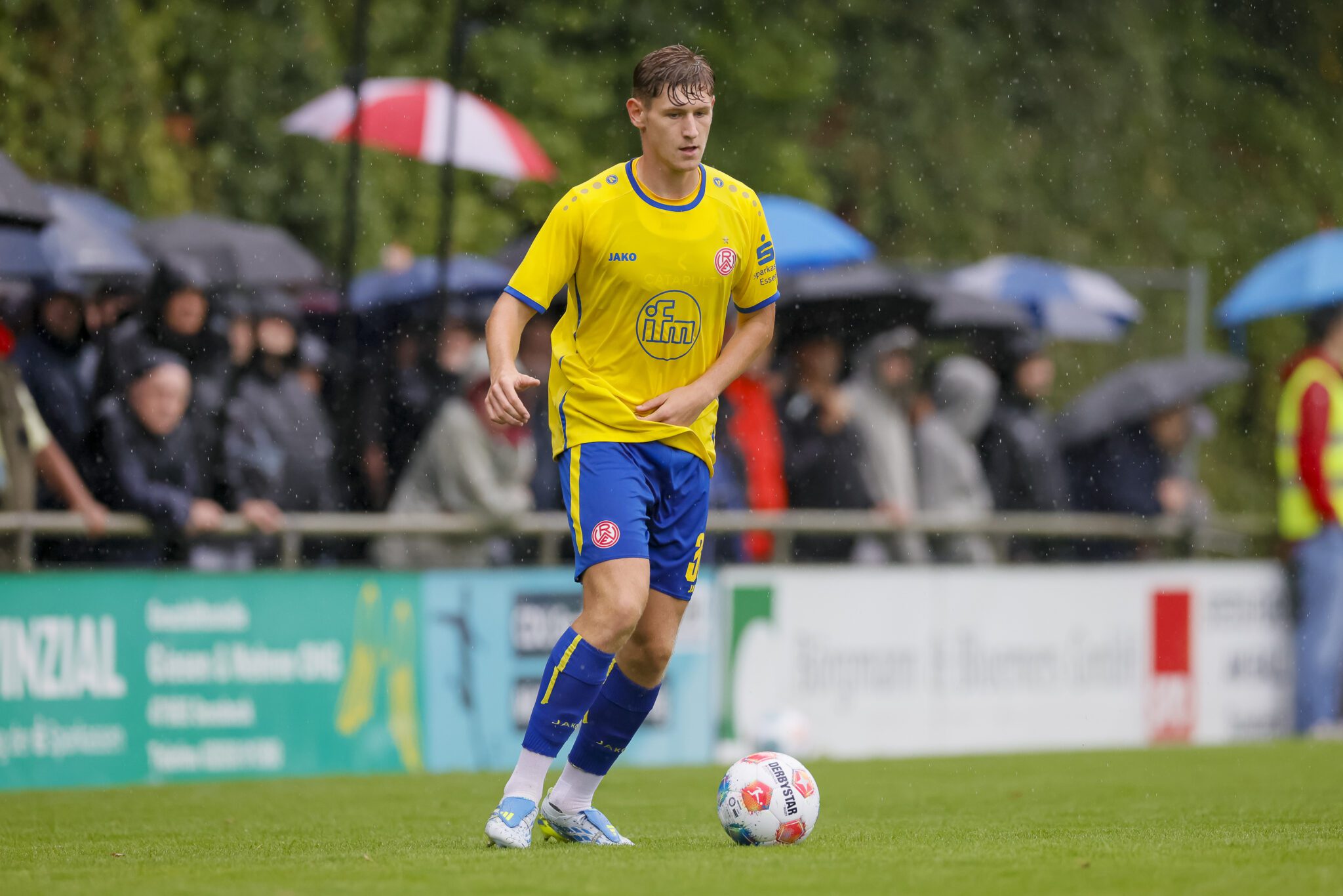 RWE verleiht Gianluca Swajkowski nach Bocholt – Rot-Weiss Essen