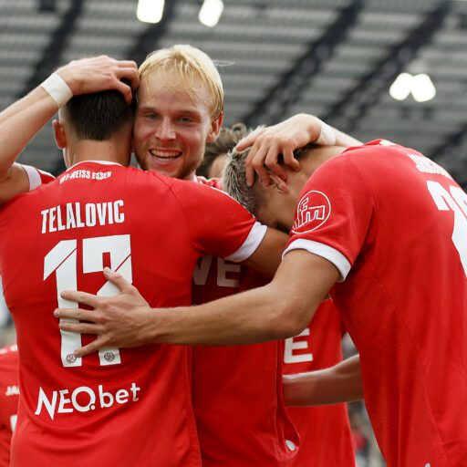 Torgala an der Hafenstraße: RWE besiegt Würzburg 6:2
