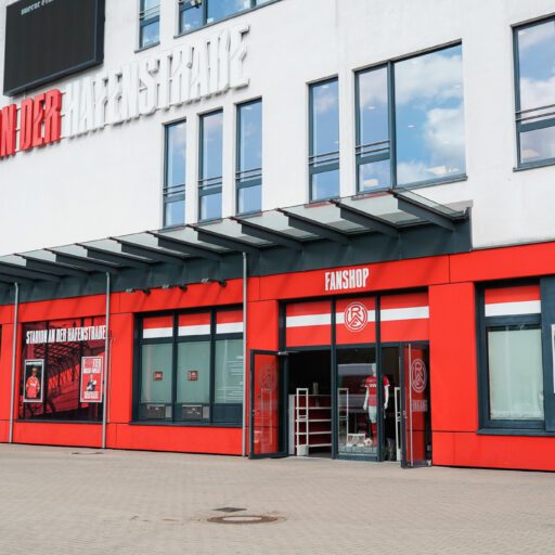 Fanshop: Besucher müssen Mittwoch & Donnerstag auf P2 parken