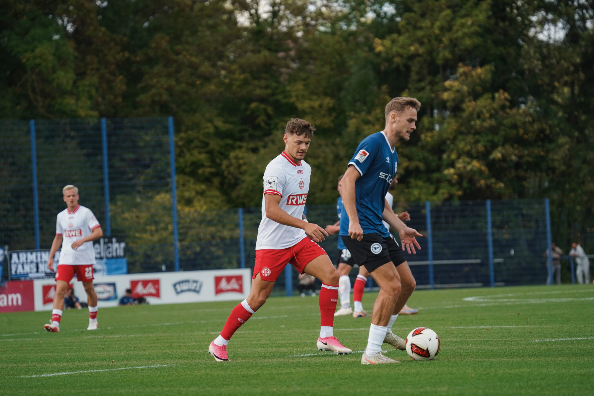 Starker Auftritt im Test: RWE trennt sich von Bielefeld mit 2:2 – Rot-Weiss Essen