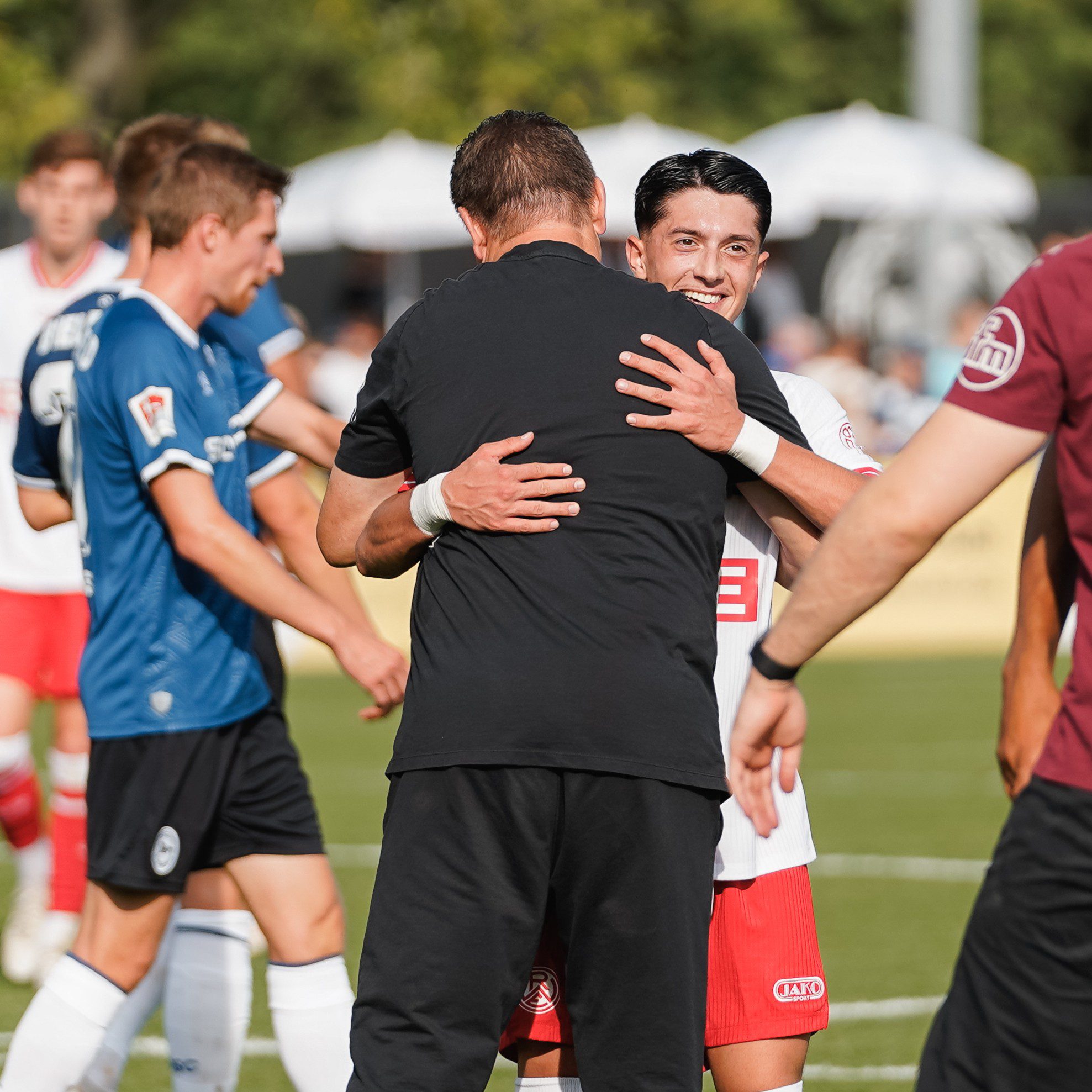 Starker Auftritt im Test: RWE trennt sich von Bielefeld mit 2:2 – Rot-Weiss Essen