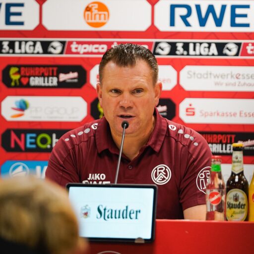 Pressekonferenz nach Regensburg
